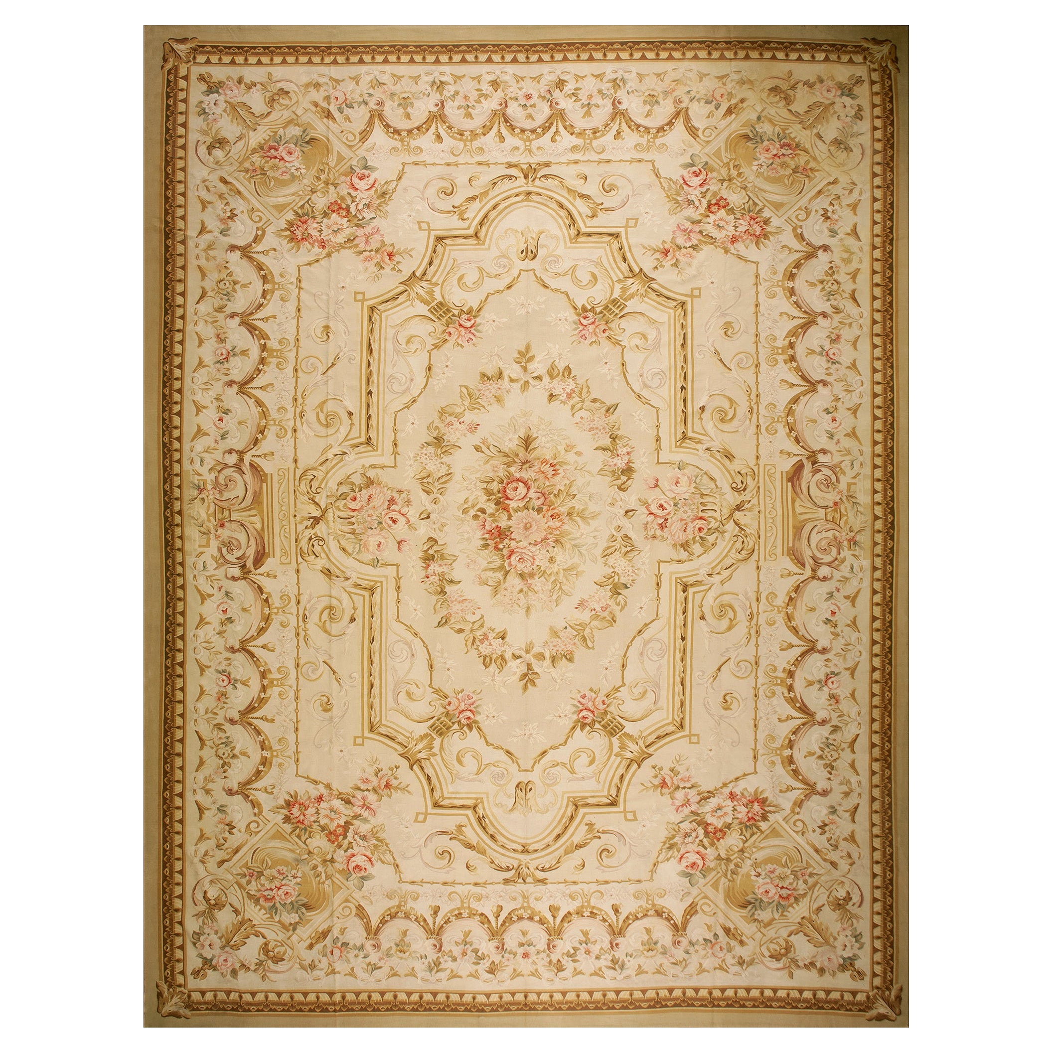 Late 20th Century Aubusson Carpet ( 14' 3'' x 19' - 435 x 580 cm ) For Sale