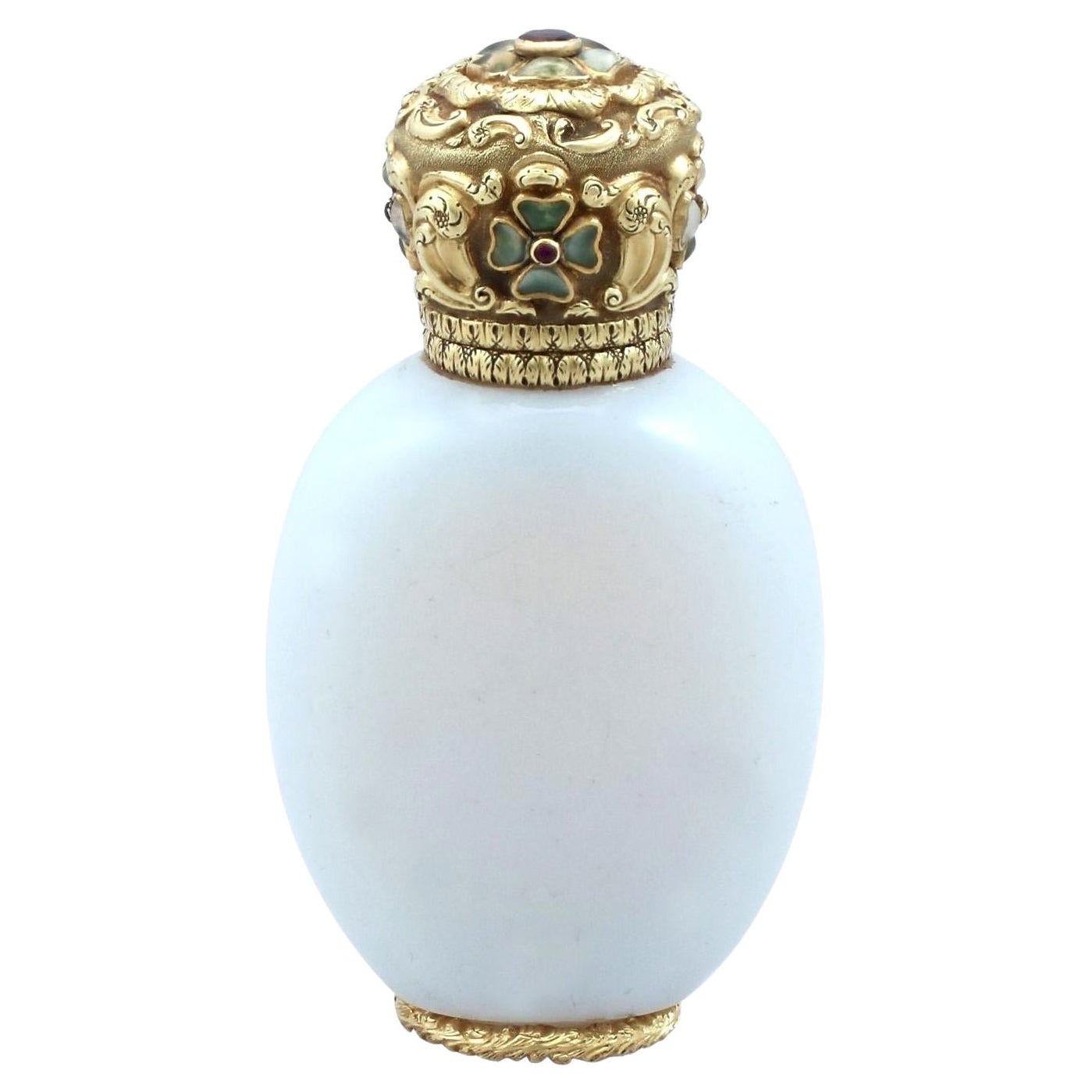 Bouteille à parfum ancienne en or jaune, grenat, rubis, pierre dure et verre, datant d'environ 1845 en vente