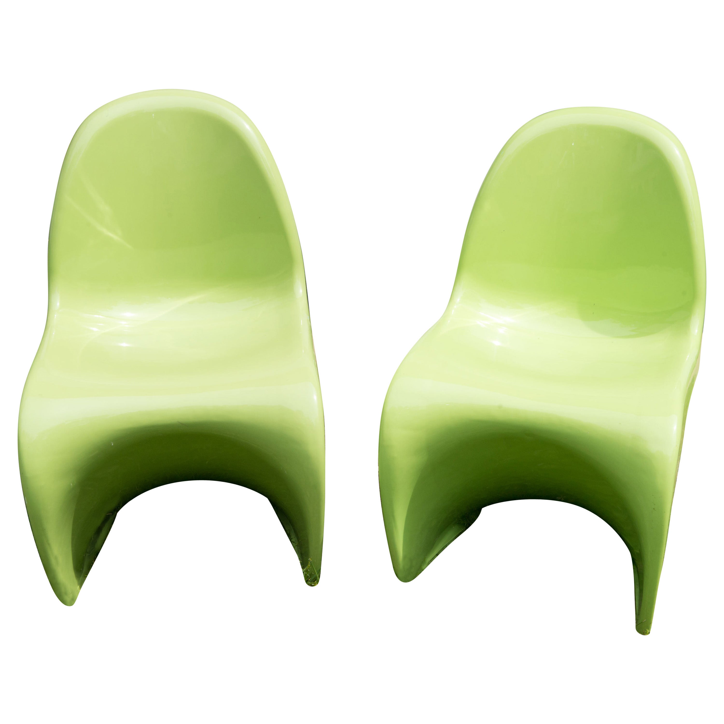 Paar klassische Panton-Stühle in Limonengrün im Angebot