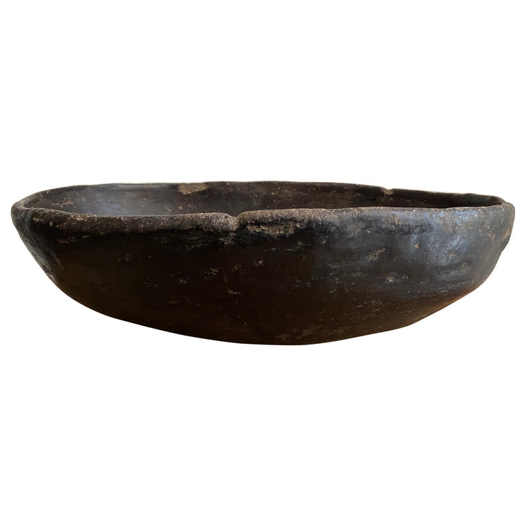 Primitive Styled Ceramic Bowl From The Mixteca Region of Oaxaca, Mexico For Sale