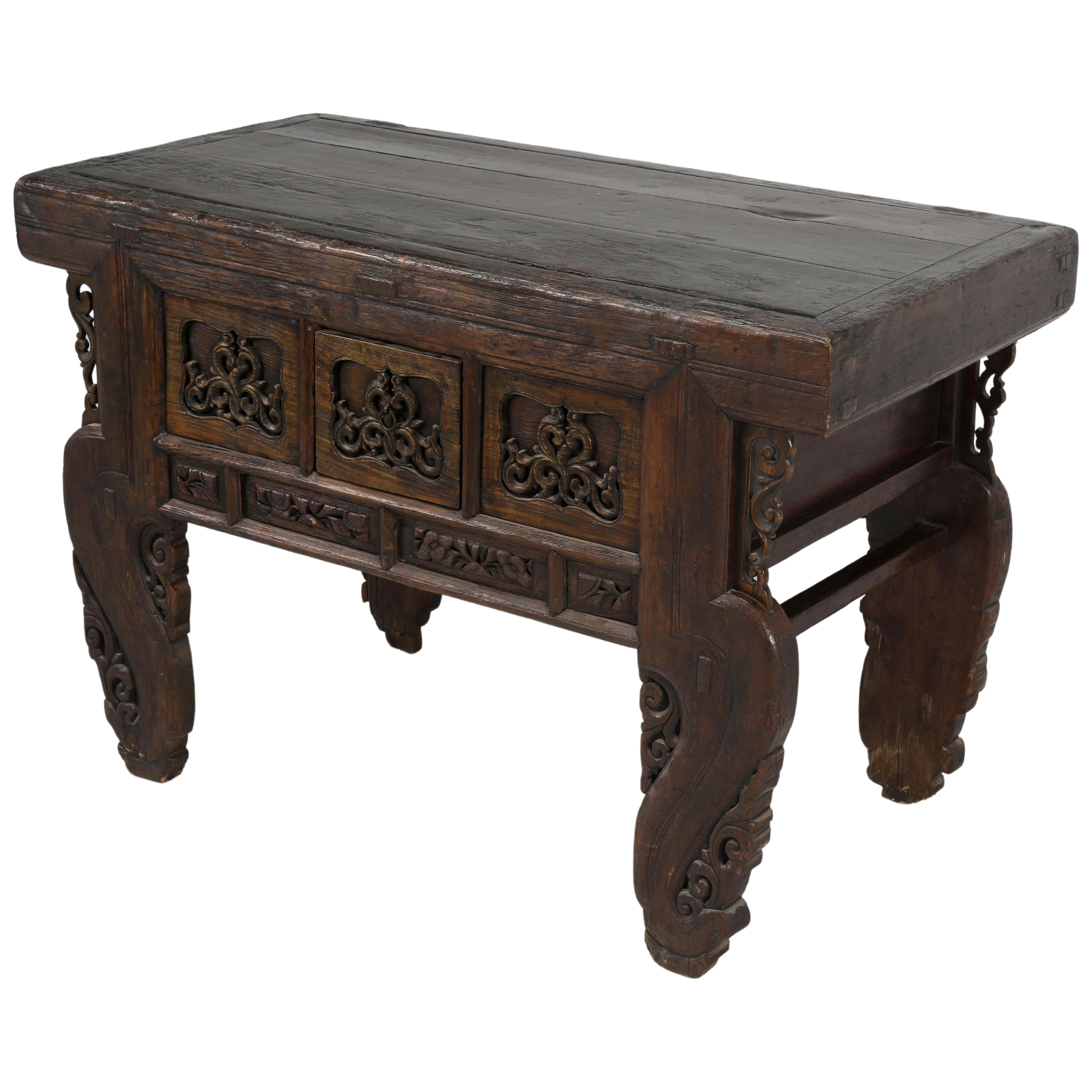 Antique Chinese Alter Table Beautifully Hand-Carved circa 1900 For Sale