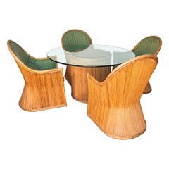 Table de salle à manger à piédestal en rotin et roseau fendu des années 1970 avec ensemble de 4 chaises de salle à manger