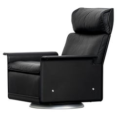 Dieter Rams, 620 Lounge Chair - rare base pivotante de Vitsœ en cuir noir, 1962