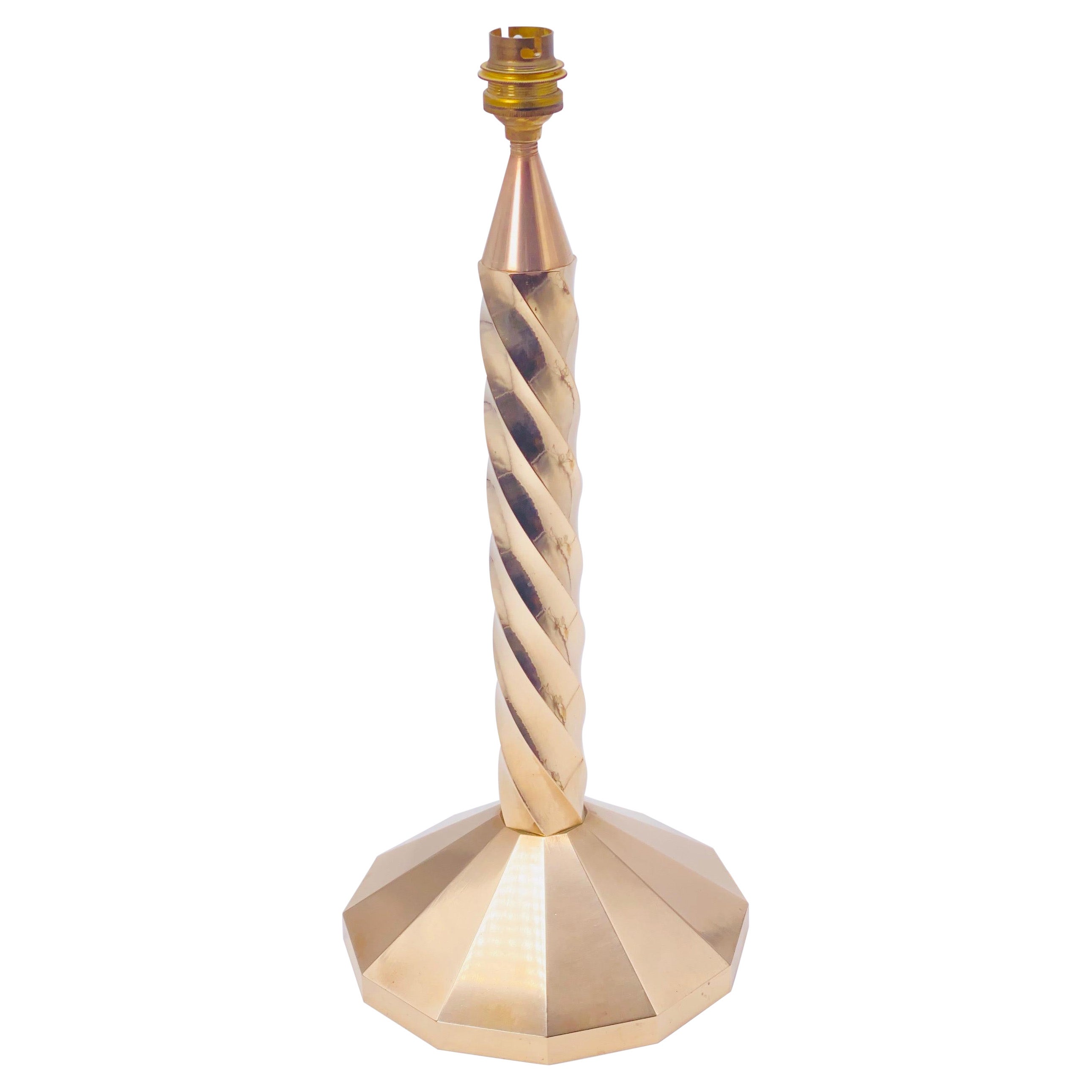 Art Deco Table Lamp, in Gold-Coloured Brass, circa 1940, France In Good Condition For Sale In Auribeau sur Siagne, FR