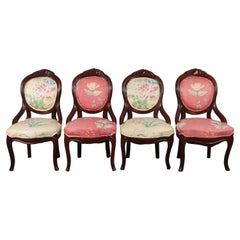 Chaises en bois de style Revive rococo américain