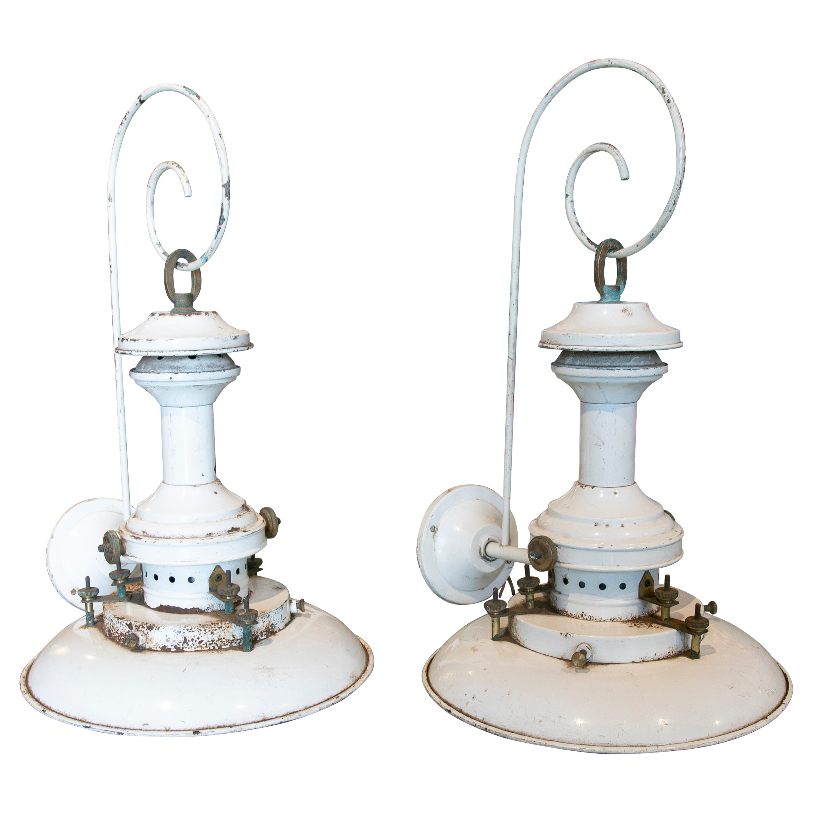 1970s English Pair of Iron Boat Lanterns For Sale