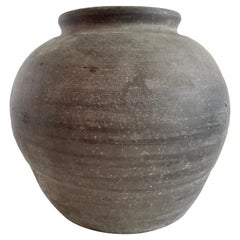 Vintage Clay Pot Medium Size For Sale at 1stDibs