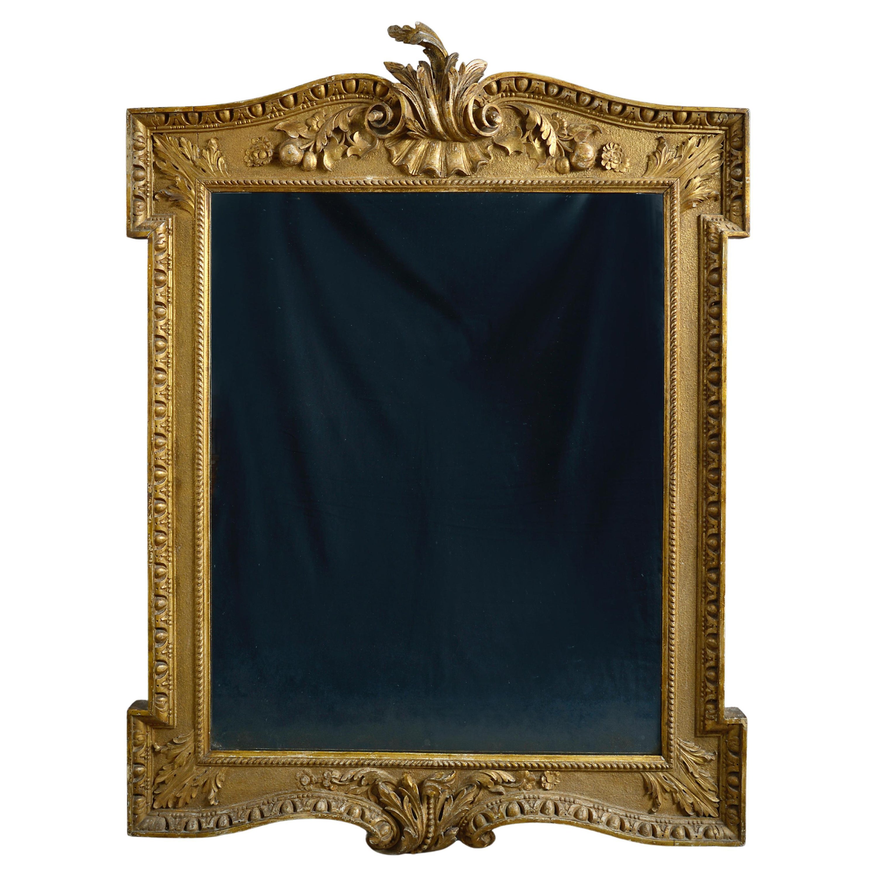 Miroir en bois doré George II en vente