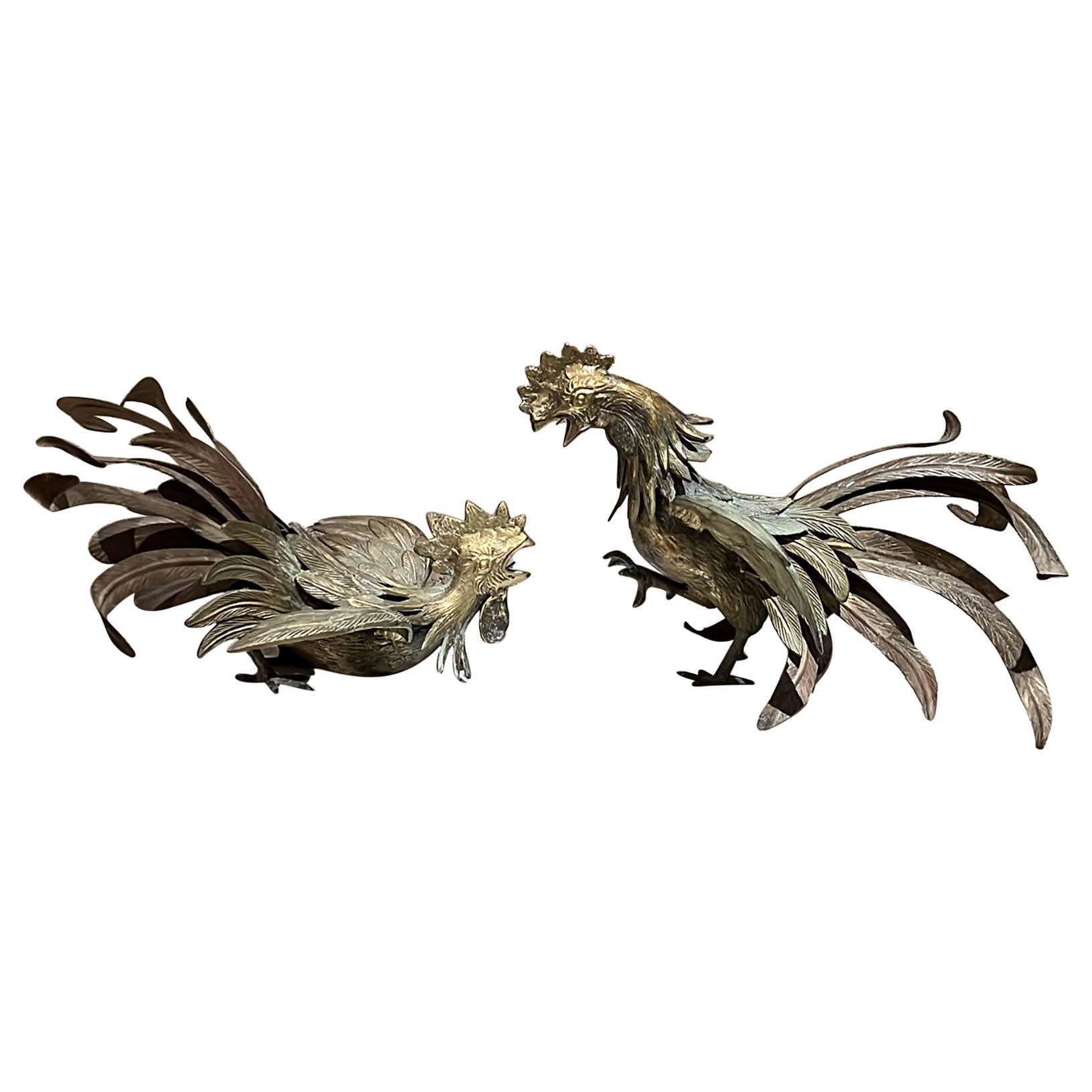 French Art Deco Lovely Expressive Rooster Bronze Table Sculpture Gallos Fighting For Sale