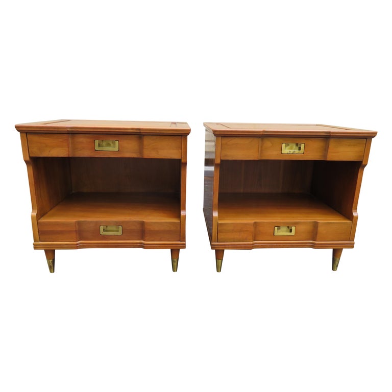 Handsome Pair Asian Style John Widdicomb Night Stands Mid-Century Modern For Sale