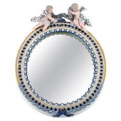 Miroir ancien en porcelaine de Meissen avec verre d'origine, décoré de putti