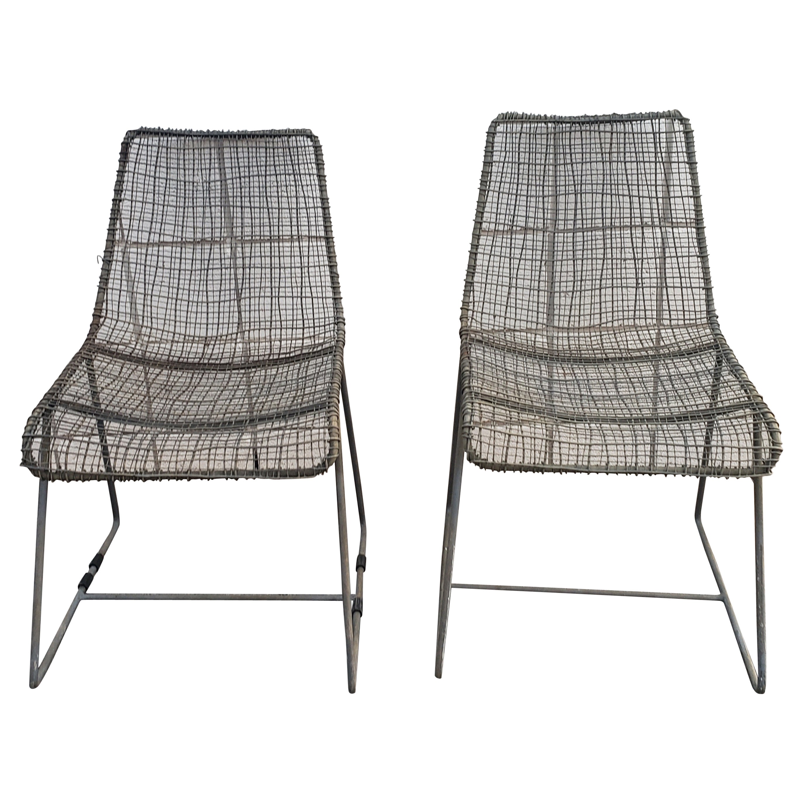 1970s Slope Wrought Iron and Steel Mesh Lounge Chairs, a Pair