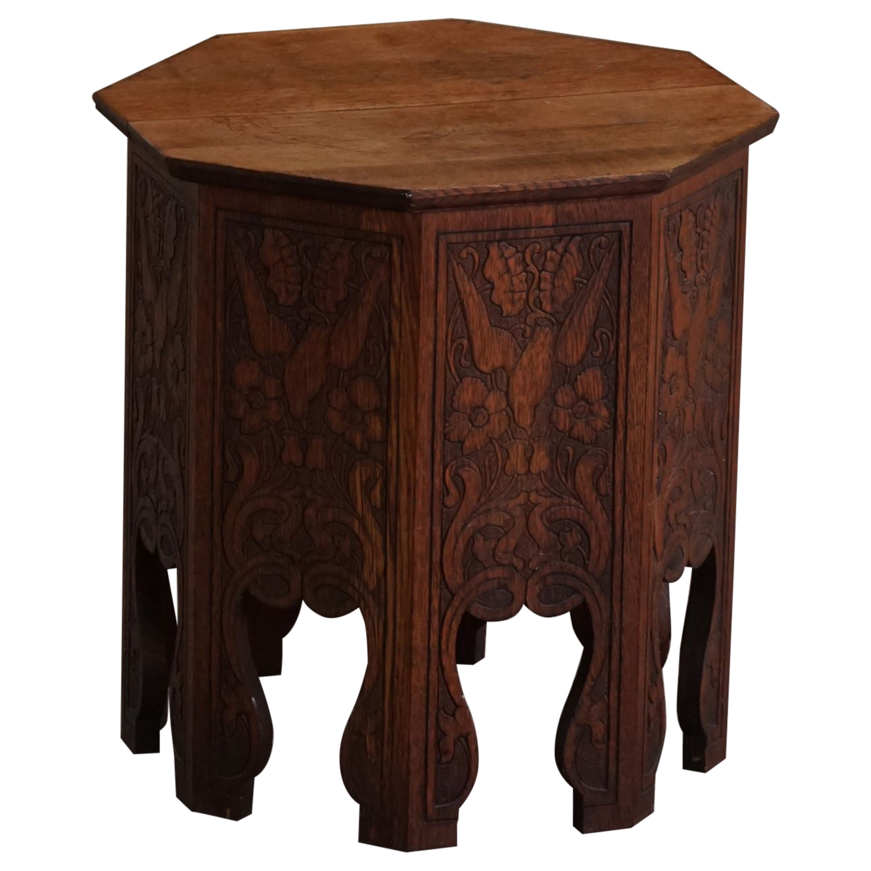Mid-20th Century Organic Side Table in Oak with 8 Legs, Scandinavian Modern