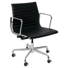 Fauteuil de bureau de groupe en aluminium Eames