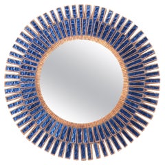 Miroir convexe en talosel bleu et résine, contemporain.