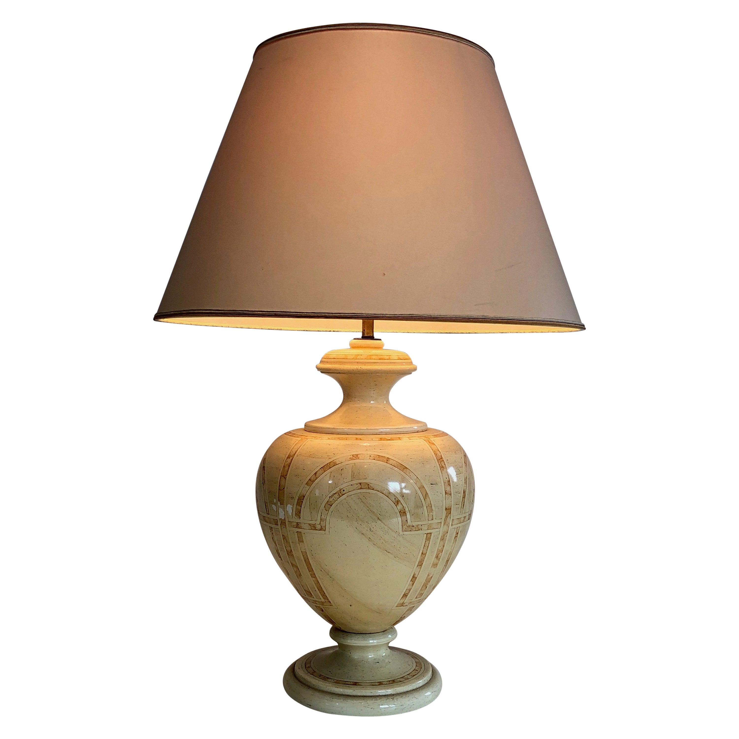 Eggshell Lacquered Table Lamp with Interlacing Decors, French Work, circa 1970 For Sale