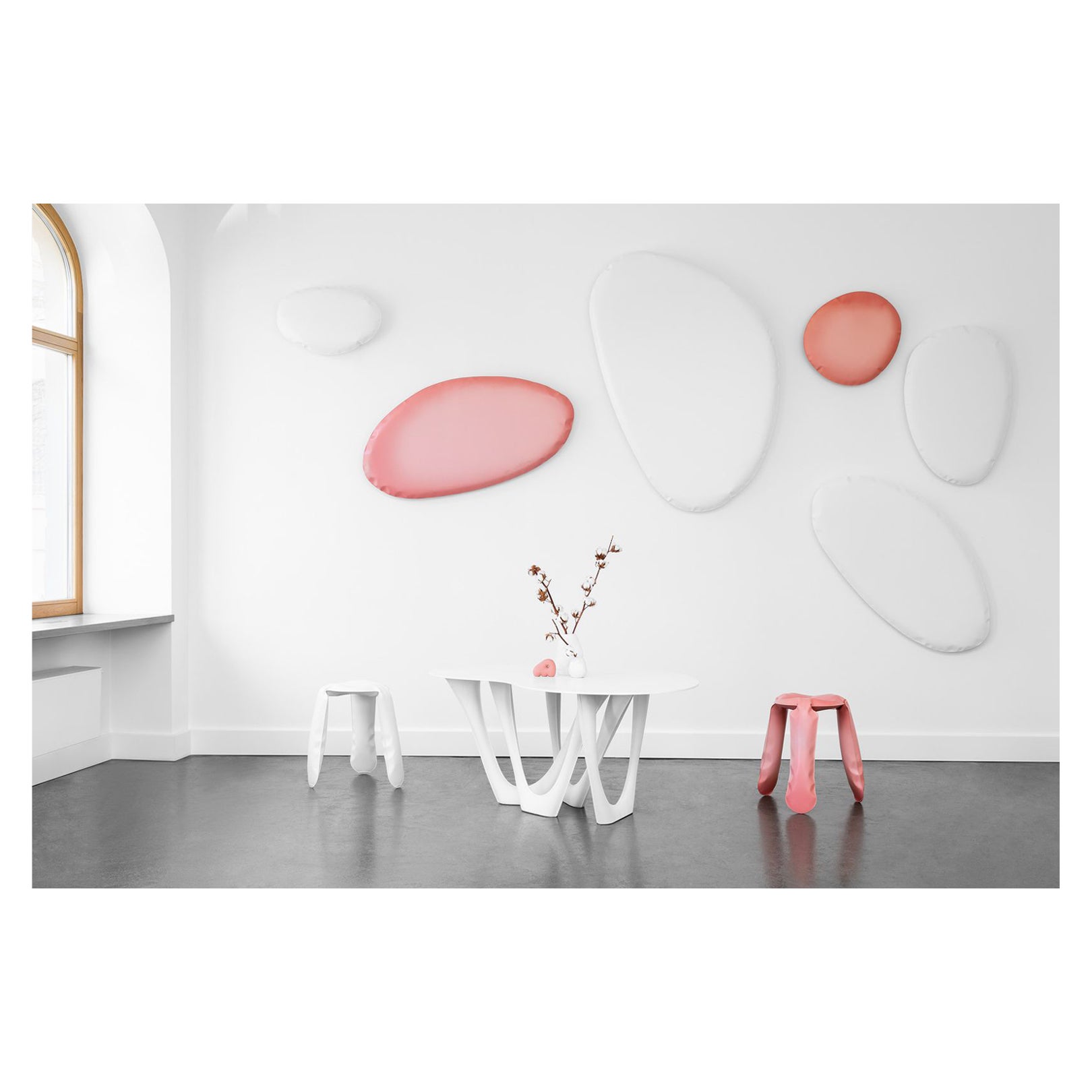 Miroir mural Tafla O4.5 en acier inoxydable poli de couleur blanche mate par Zieta