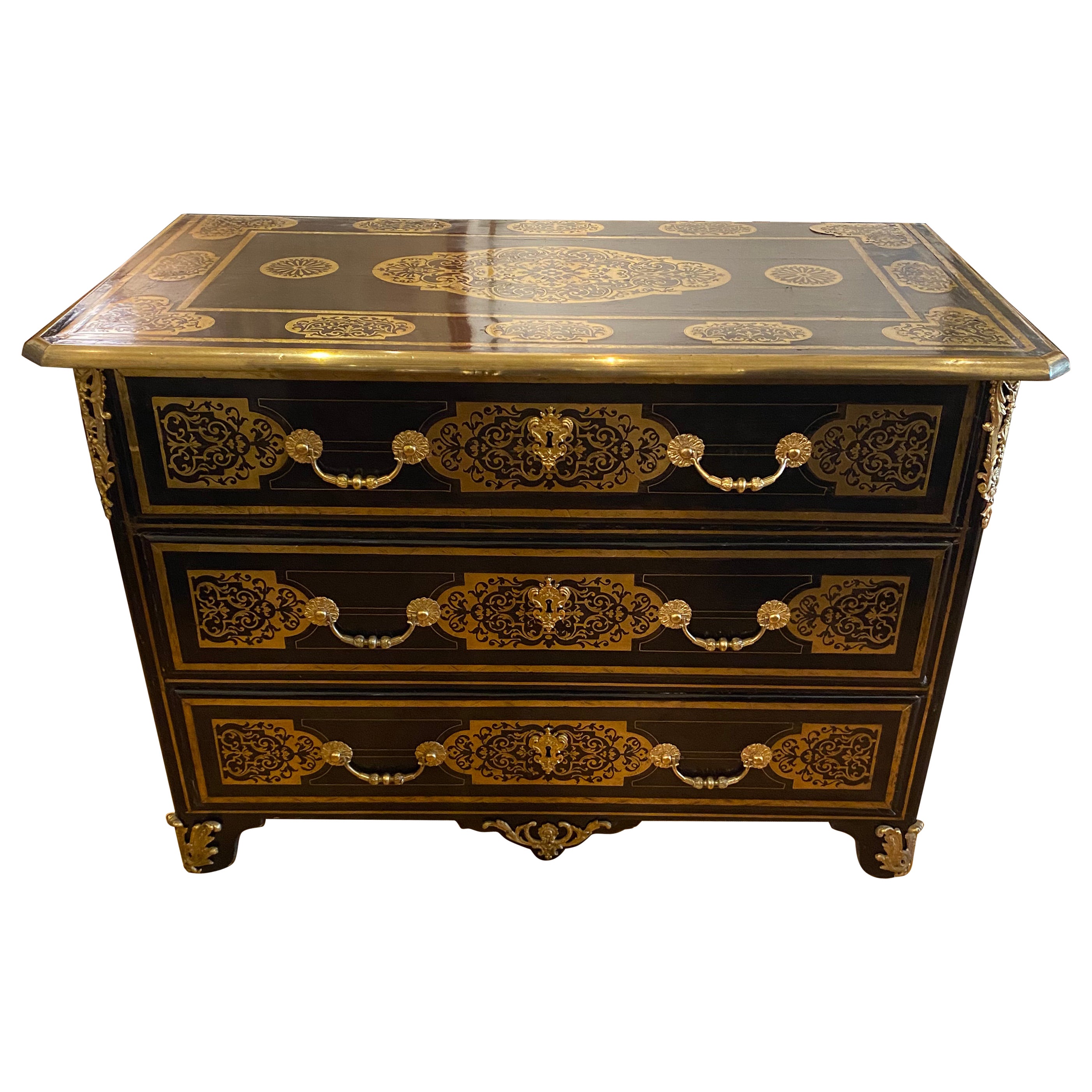 Spectaculaire commode en bois d'ébène de la fin du 17ème et du début du 18ème siècle avec décoration en boulle en vente