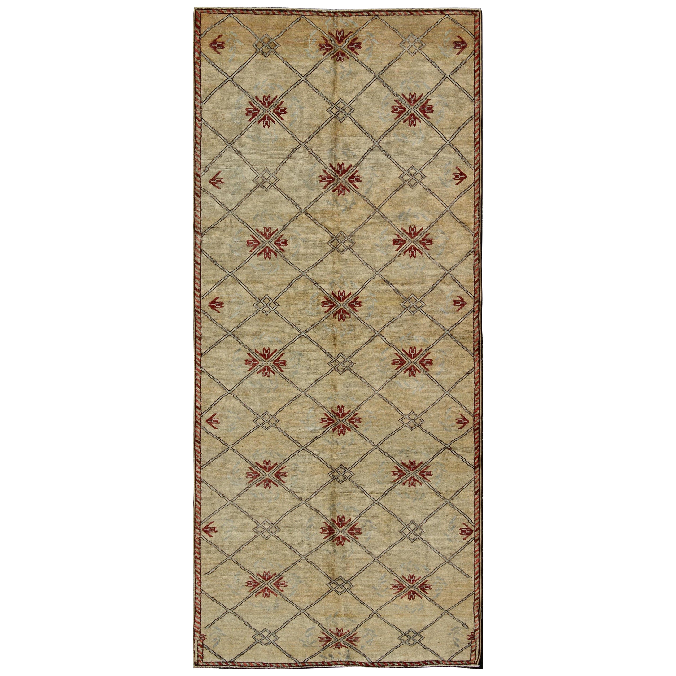Türkischer Oushak-Teppich im Vintage- Cross-Hatch-Design von Keivan Woven Arts, 4'2 x 9'7 im Angebot