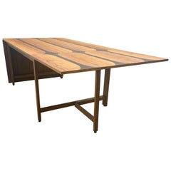 Table de salle à manger en bois de rose et châtaignier Spalted