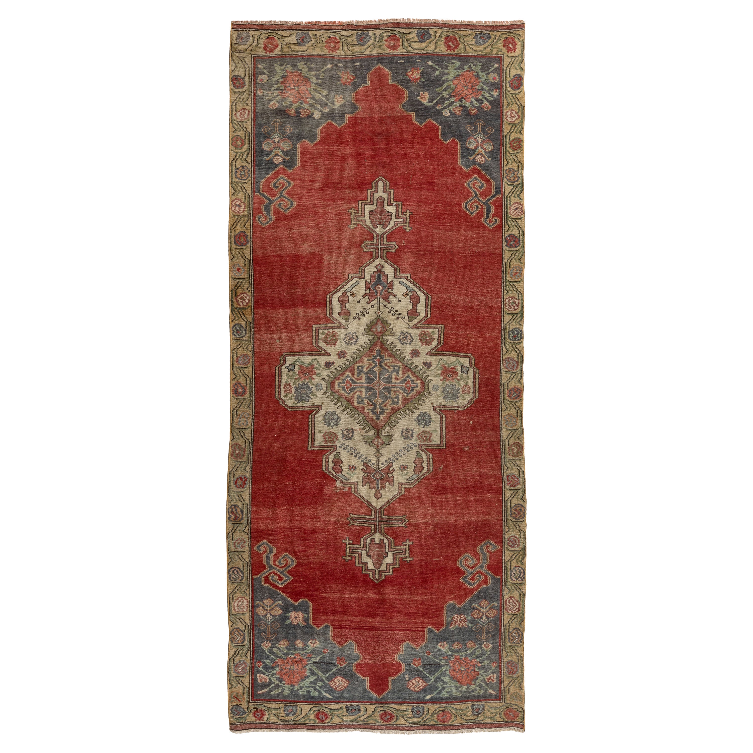 Tapis vintage en laine traditionnelle d'Anatolie centrale fait à la main rouge 4,6x11 m en vente