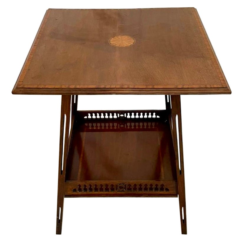 Mesa de centro antigua de caoba con incrustaciones de calidad eduardiana