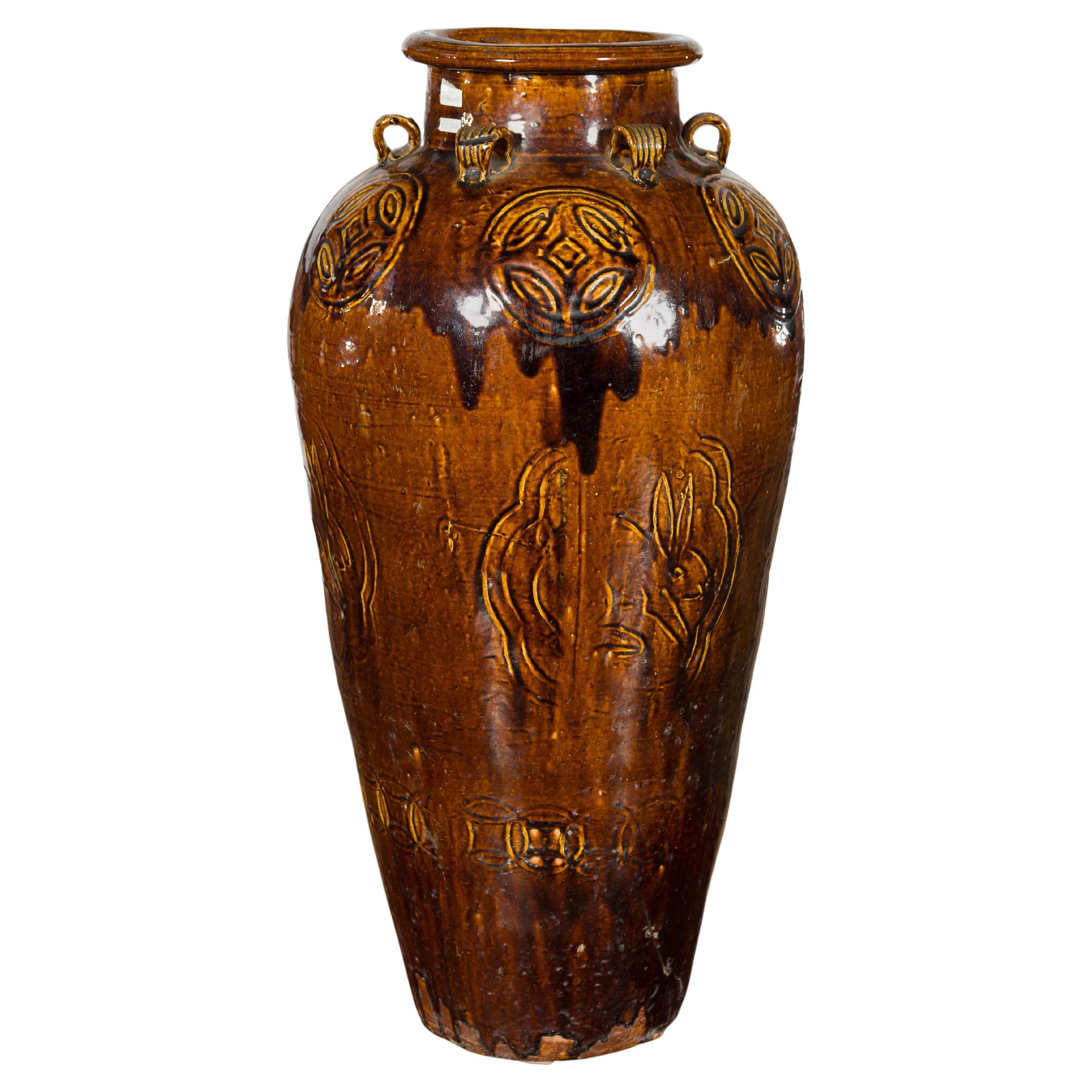 Vaso smaltato marrone del XIX secolo della dinastia Qing con manici Looping