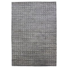 Light Grey Modern Rug with All-Over Chain Design in Dark Grey