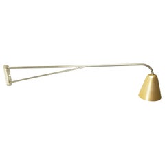 Lampada da parete razionalista italiana in alluminio anodizzato e ottone nichelato, anni '40/'50