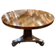 Table centrale en bois de rose de style Régence anglaise du 19ème siècle