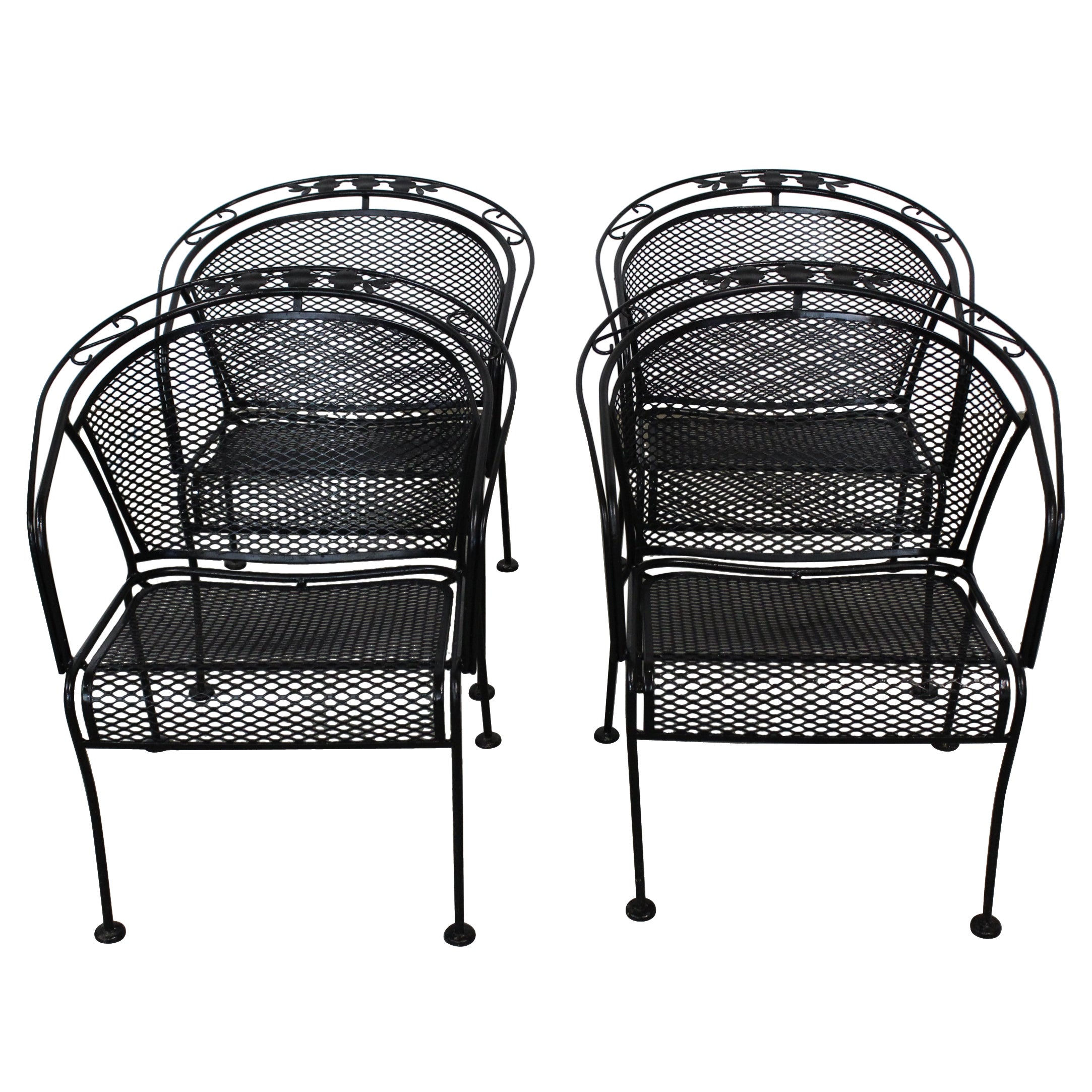 Set of 4 Mid-Century Modern Woodard Iron Curve Back Outdoor Arm Chairs  C For Sale