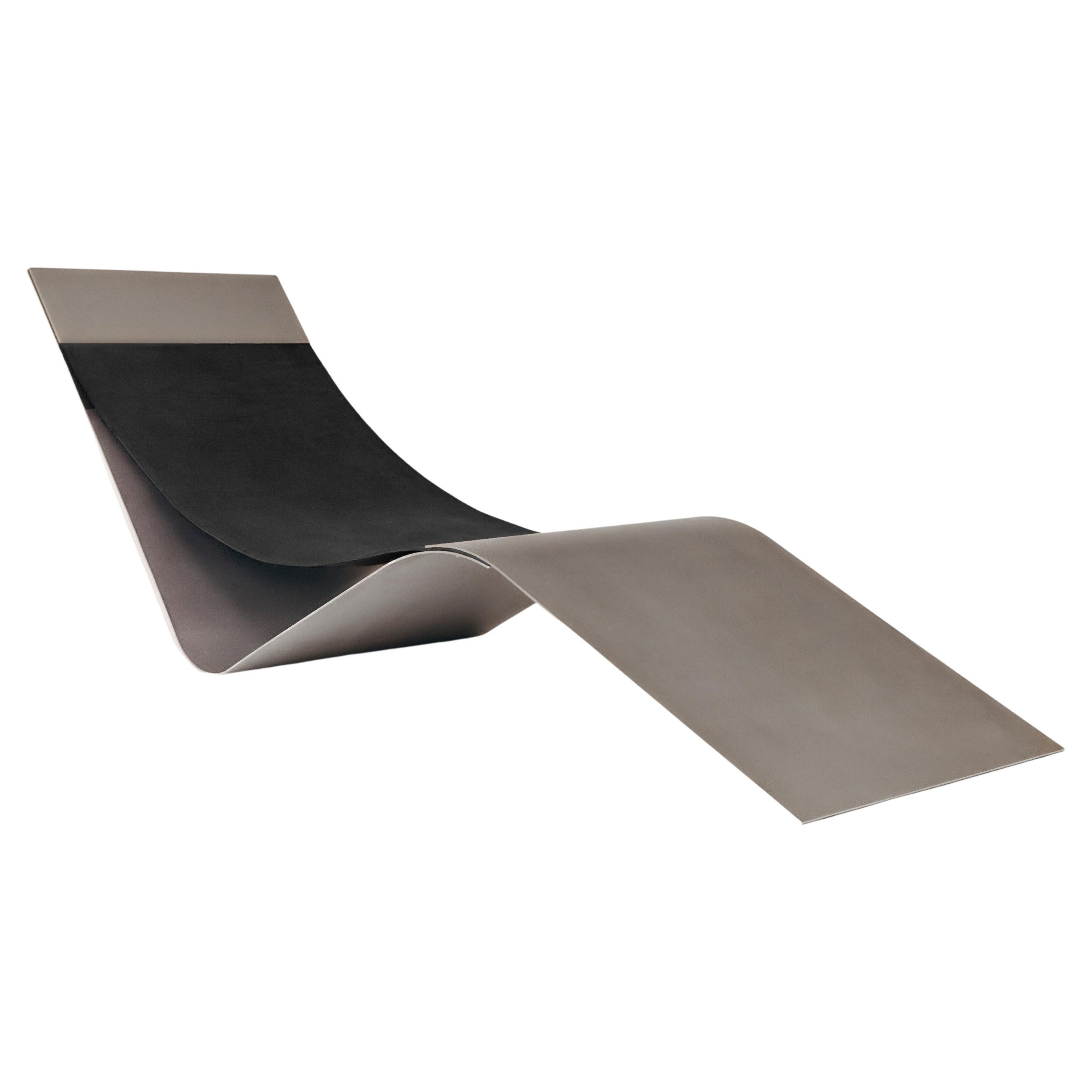 Chaise Longue by Linde Hermans