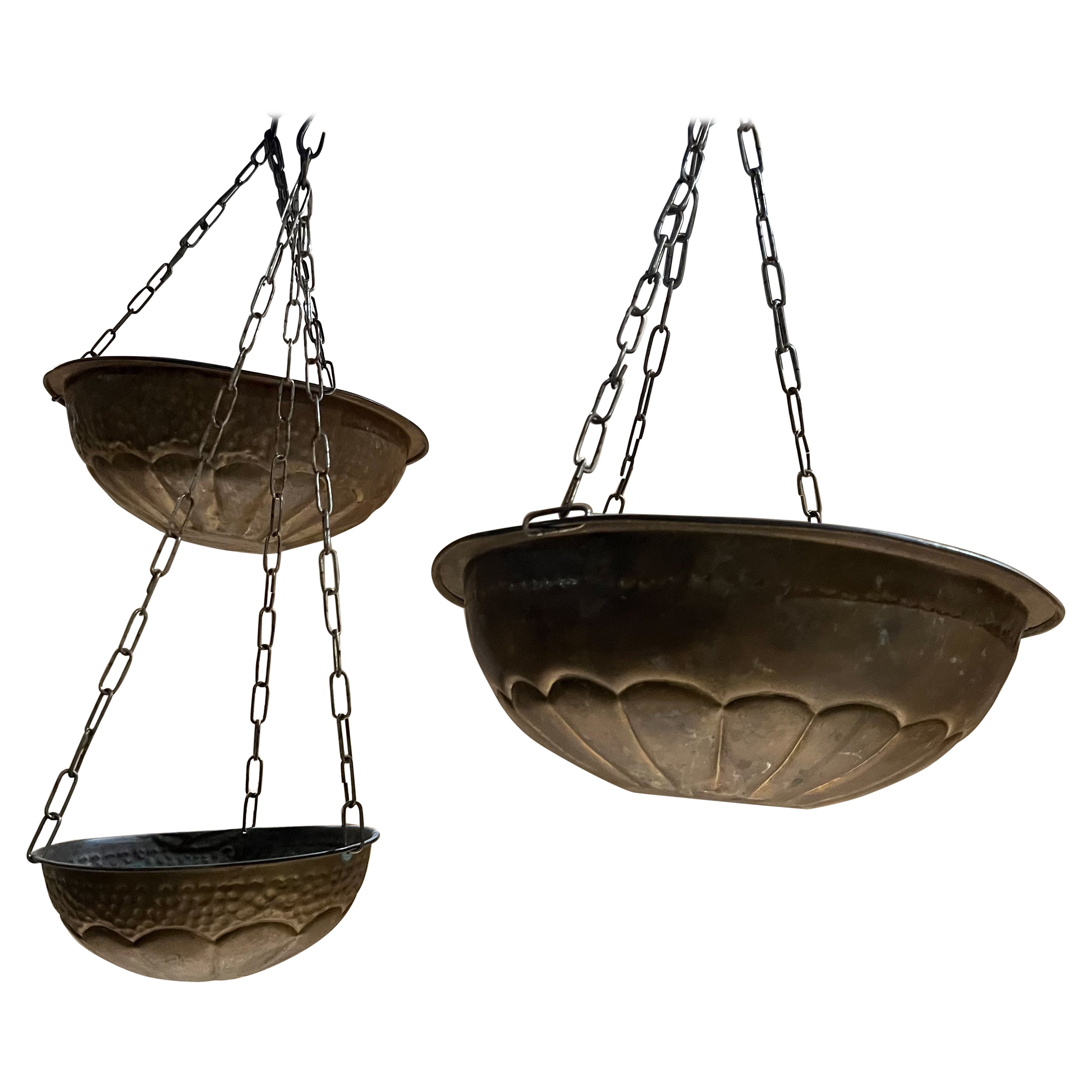 Rustic Vintage Set of Three Hanging Brass Planter Bowls Chain Pendant For Sale