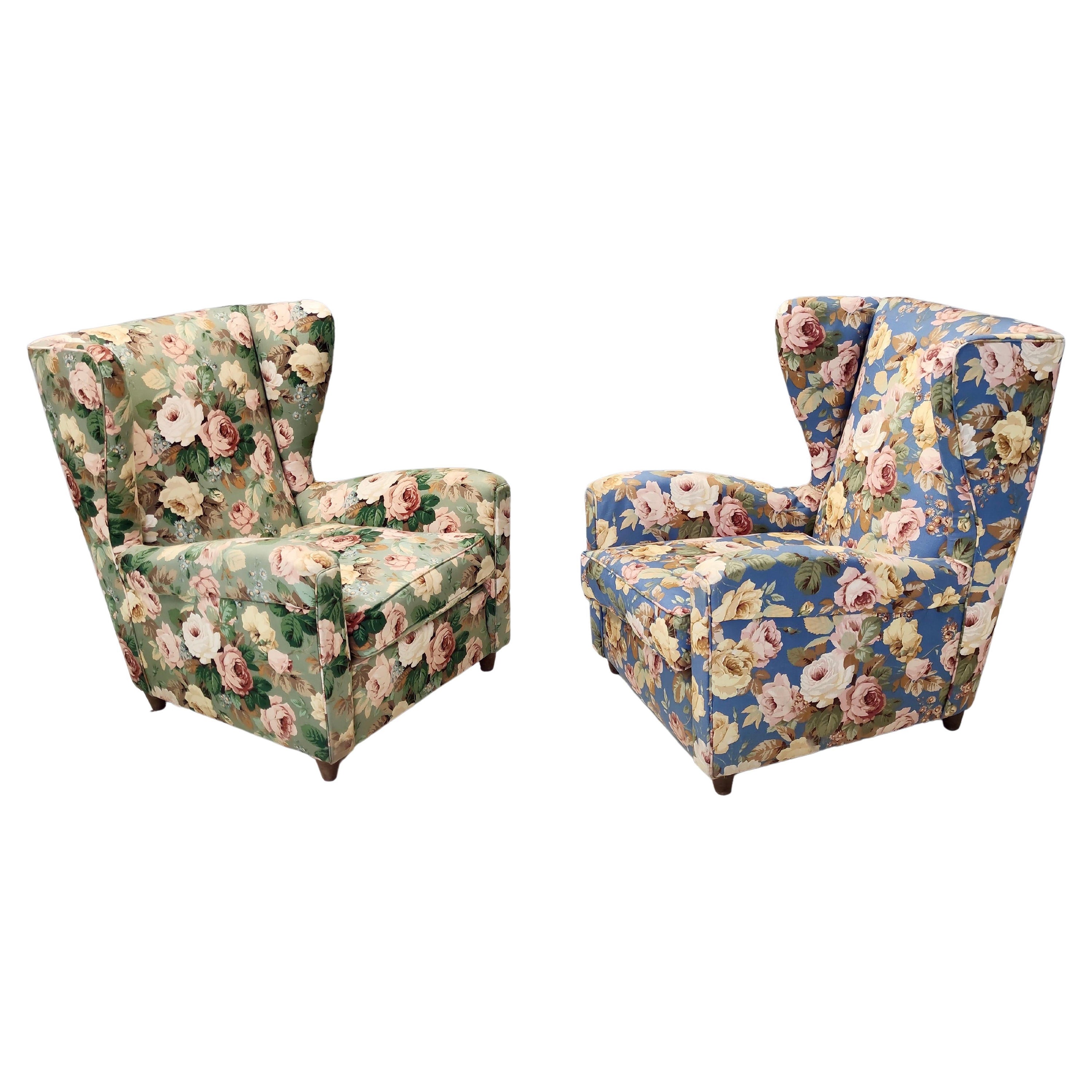 Vintage Pair of Authentic Floral Fabric Wingback Armchairs by Paolo Buffa Italy For Sale