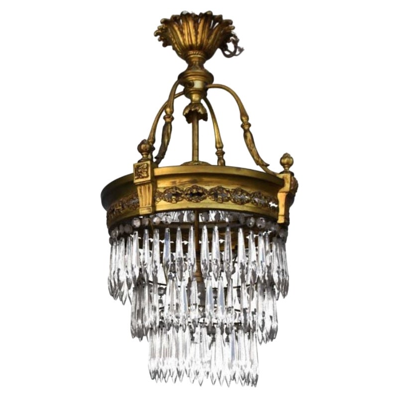 3-Row Basket Chandelier in Gilded Bronze with Pendants For Sale