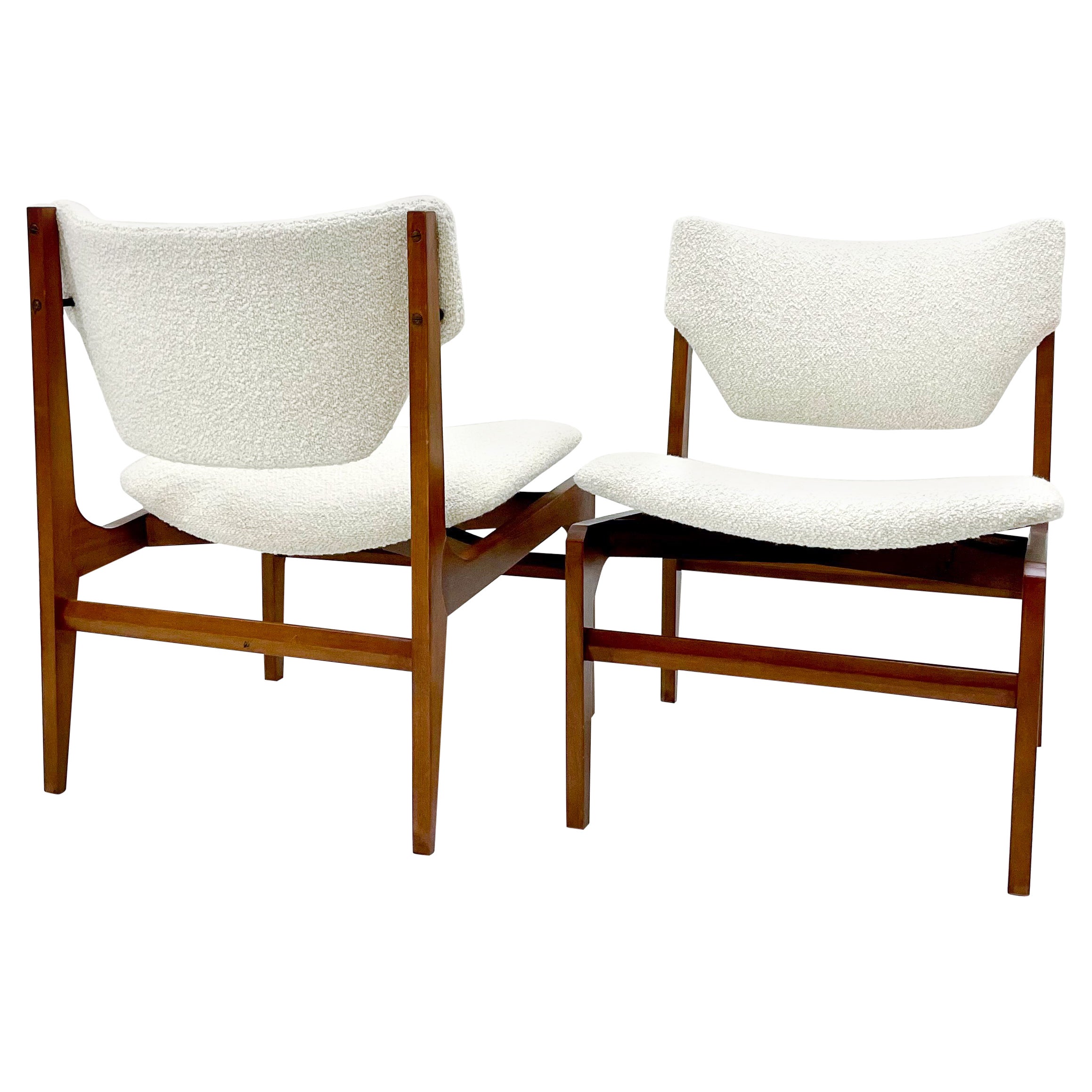 Pair of 1960s MidCentury Belgian White Vinyl Chairs with Sculpted Oak