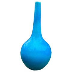 petit vase en céramique, signé LEIA, circa 1970