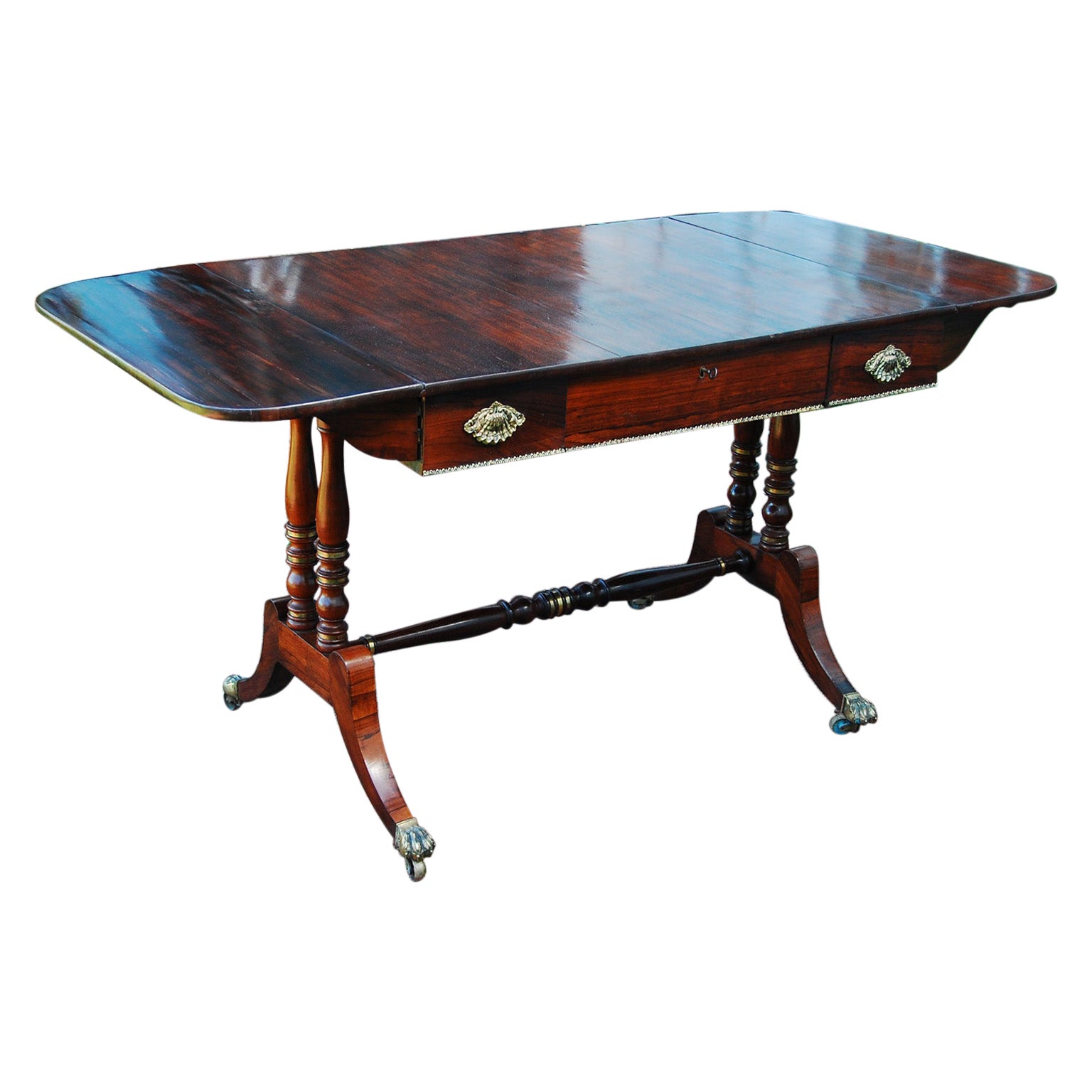 Englisch Mitte des 19. Jahrhunderts Sofa Tisch gestempelt von  Londoner Hersteller Edwards and Roberts im Angebot