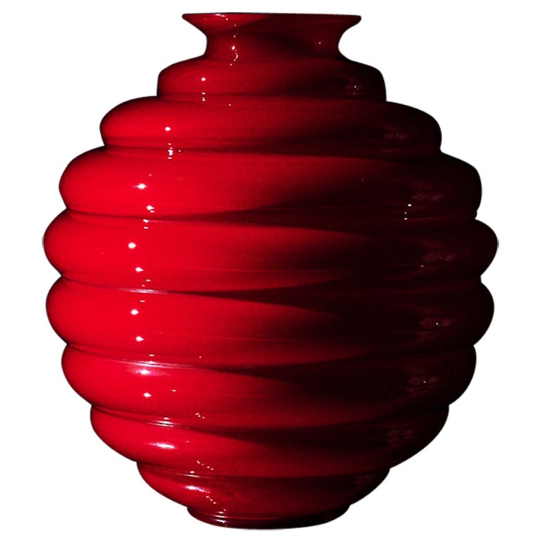 Venini Vase ‘Deco’ in Red Underlaid Glass by Napoleone Martinuzzi For