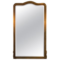 Miroir en bois doré de style Charles X français avec plaque biseautée, grand et majestueux