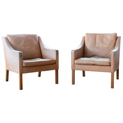 Børge Mogensen Lounge Chair Model 2207 in Down Filled Beige Aniline Leather
