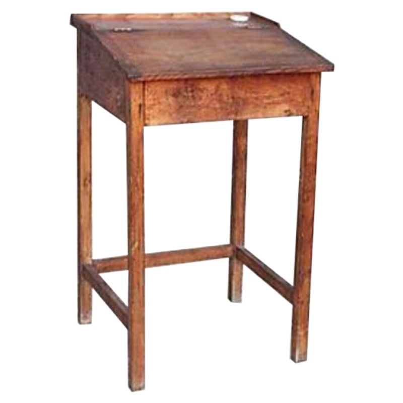 Petit bureau d'école en chêne, 1900 en vente