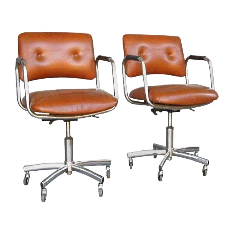 Paar röhrenförmige Sessel aus den 1970er Jahren