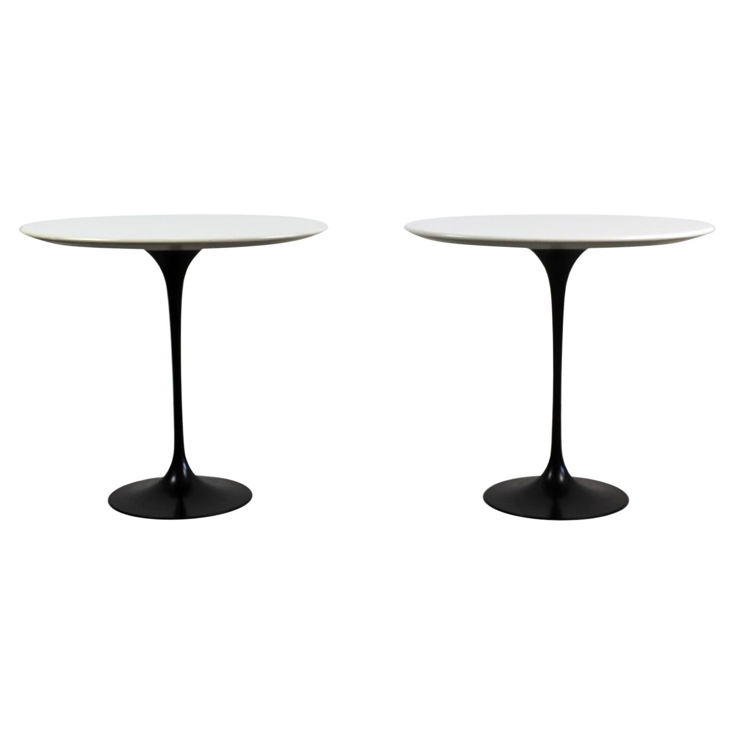 Eero Saarineen Set of Two Black and White Low Tables in Wood and Aluminum 1990s