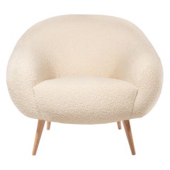 Fauteuil Niemeyer en chêne et COM, Insidherland de Joana Santos Barbosa