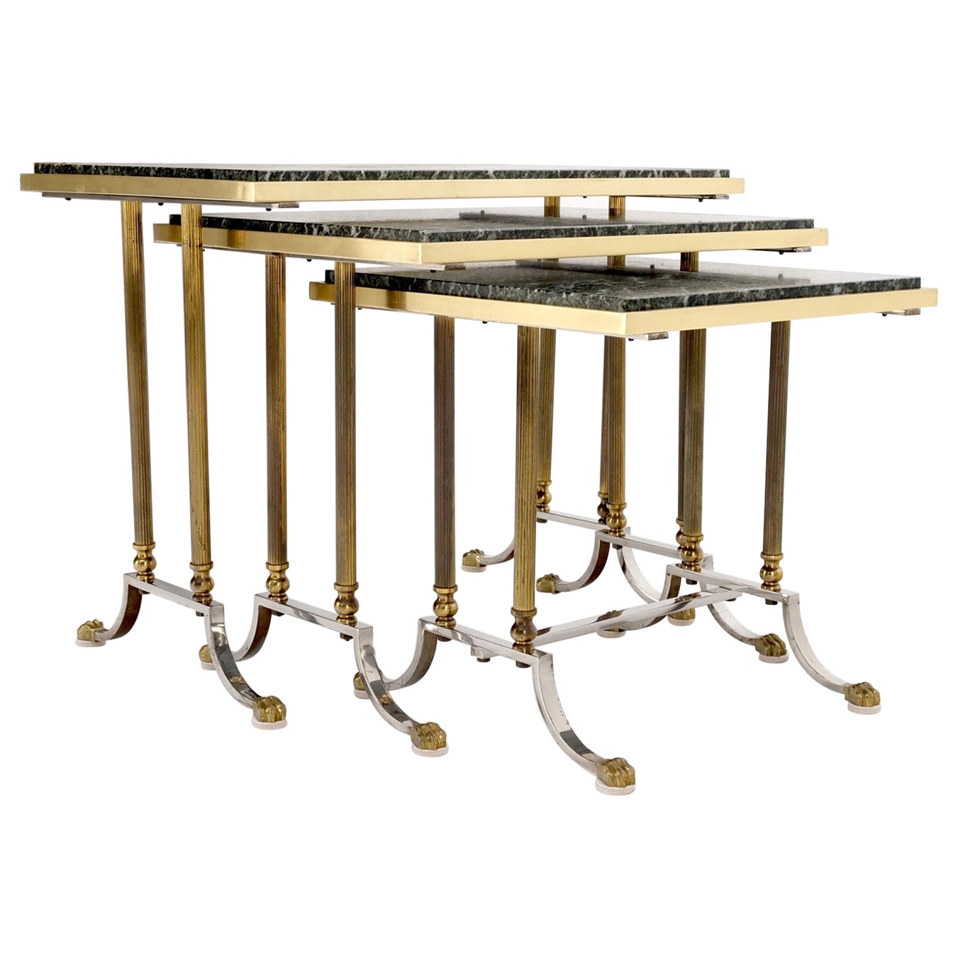 Ensemble de 3 très belles tables d'appoint gigognes en laiton et marbre chromé avec plateau en métal