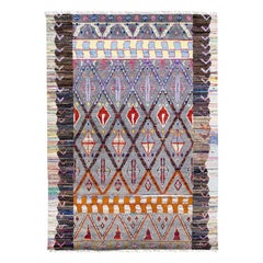 Tapis en laine gris moderne de style marocain fait à la main avec motif tribal multicolore