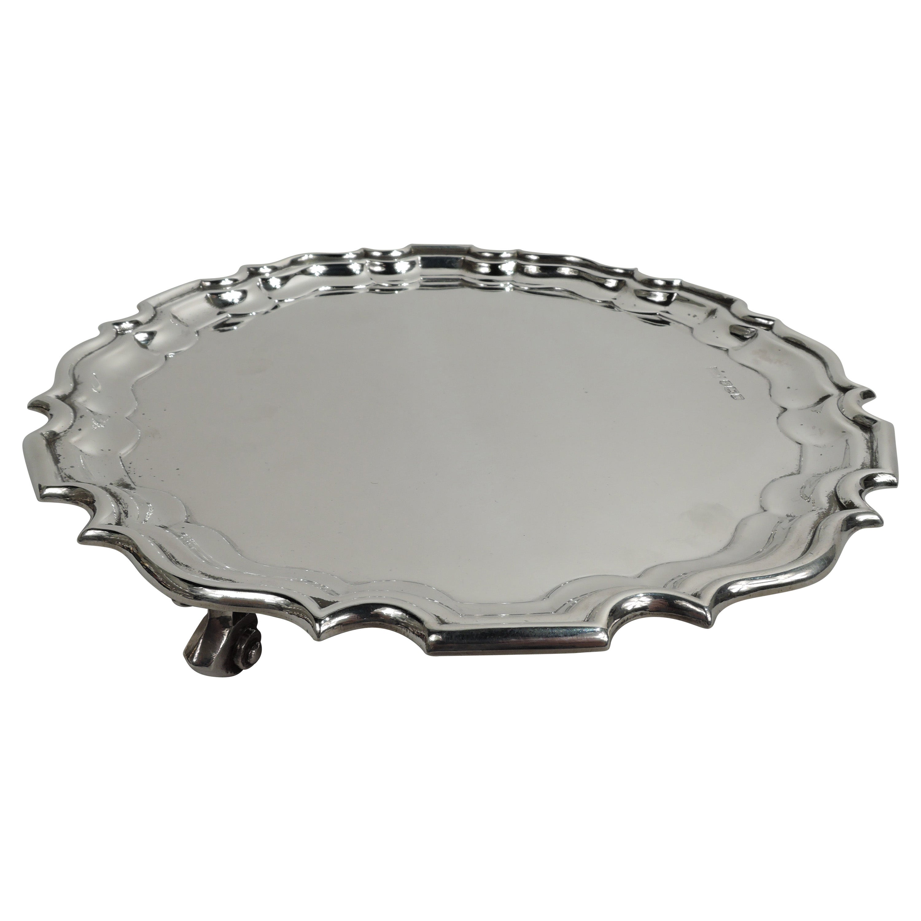 Traditional English Georgian Chippendale-Style Piecrust Salver Tray For Sale
