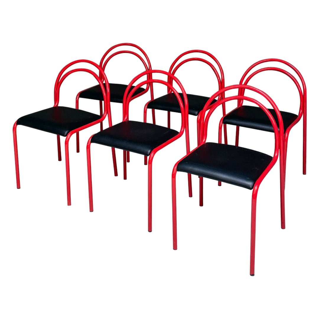 Italian Modern Set of Six Stackable Red Metal and Black Faux Leather Chairs 1980 For Sale