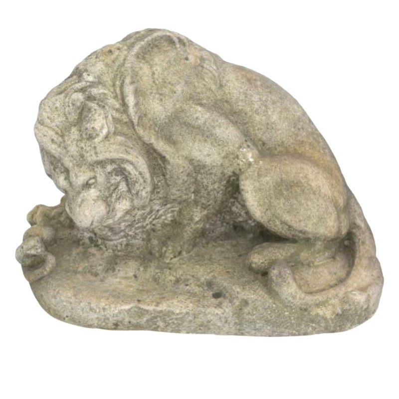 Scultura del XIX secolo in marmo a taglio diretto "Il leone con il serpente".